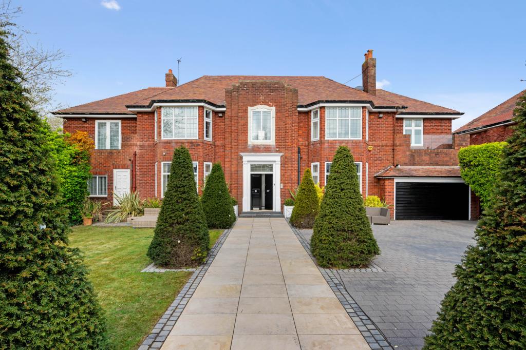 5 bed Detached for rent in Southport. From Almond Property by Sue Taylor - Liverpool 5 bed Detached for rent in Southport. From Almond Property by Sue Taylor - Liverpool