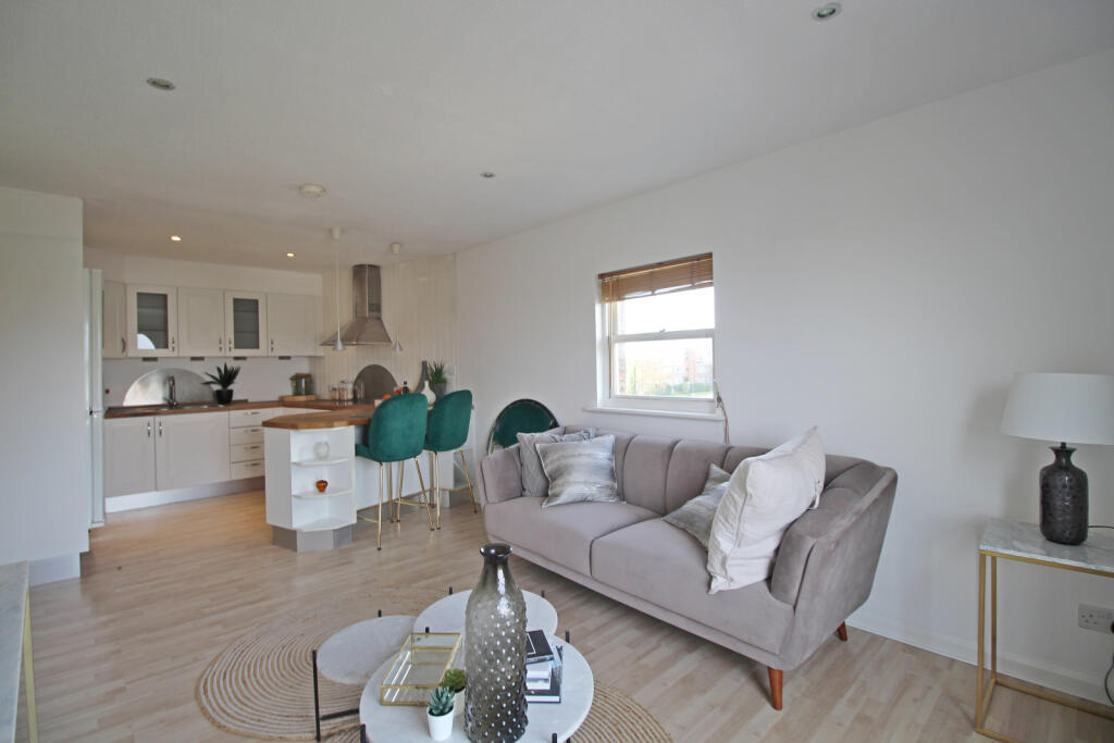 1 bed 1st Floor Flat for rent in Brentford. From Anderson Knight