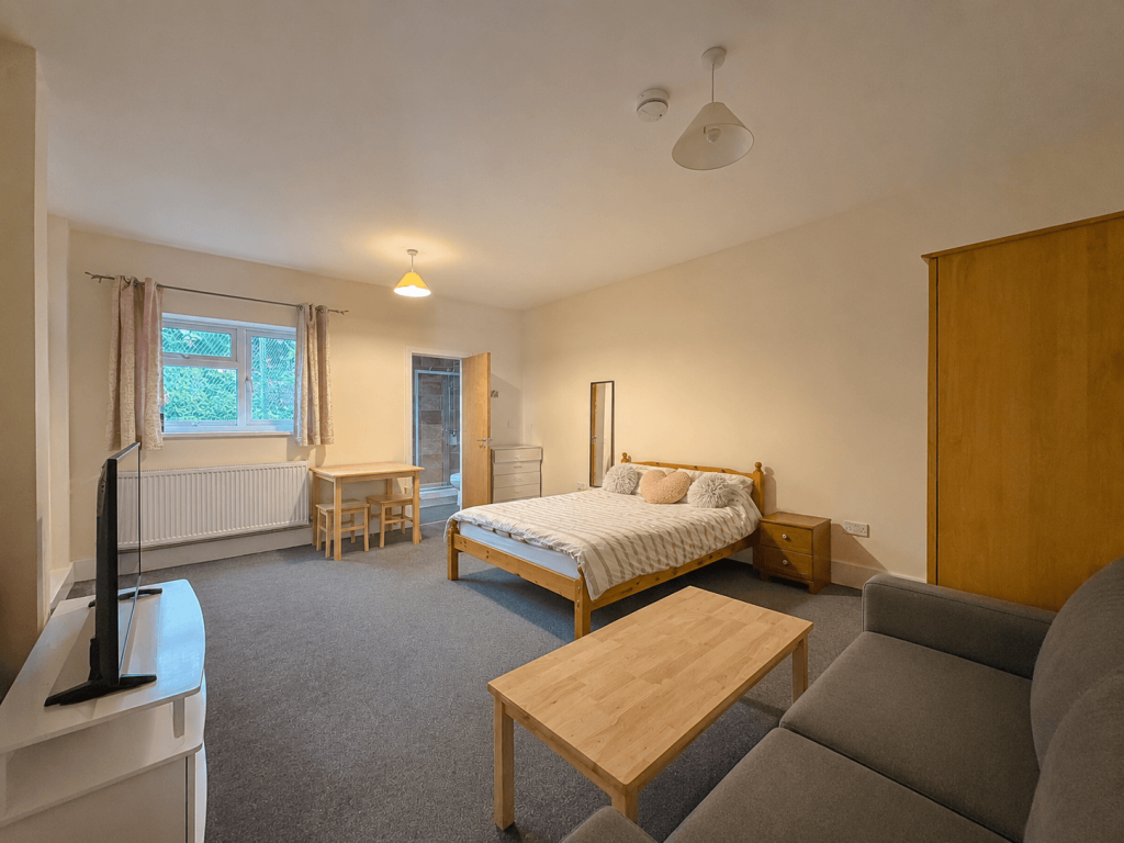 1 bed Flat Share for rent in Isleworth. From Anderson Knight