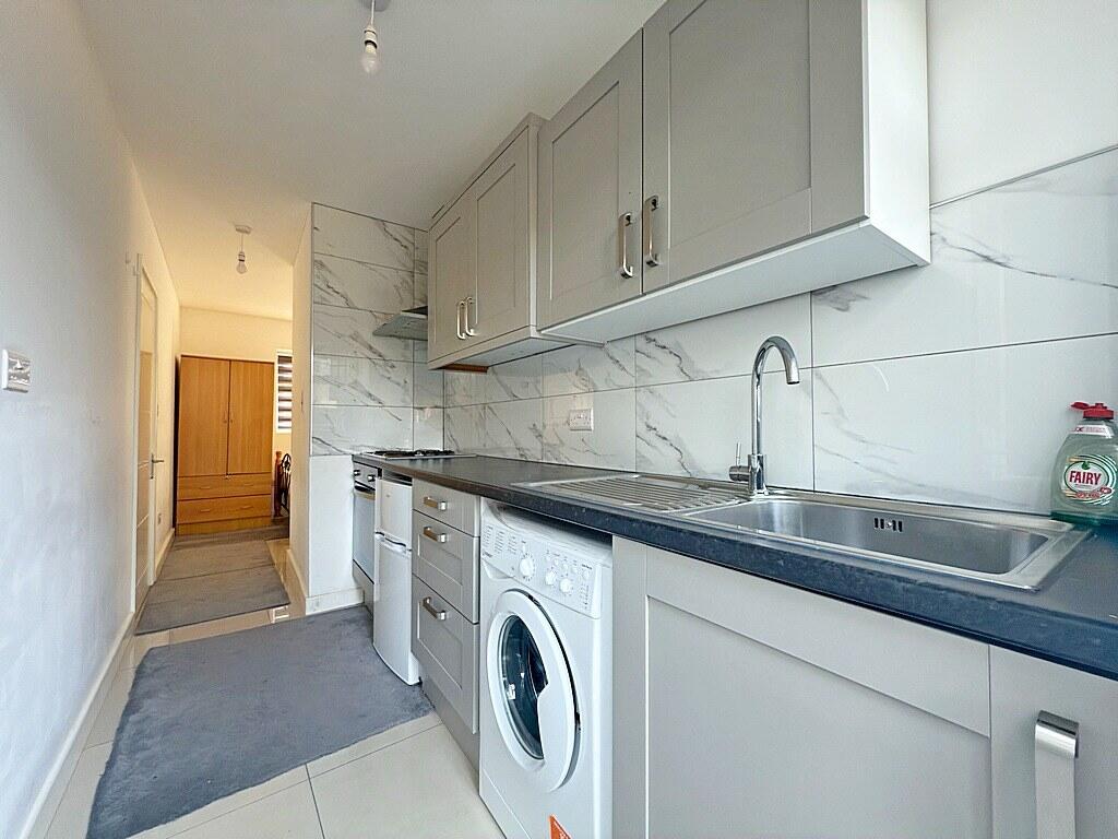 4 bed Studio for rent in Hounslow. From Anderson Knight
