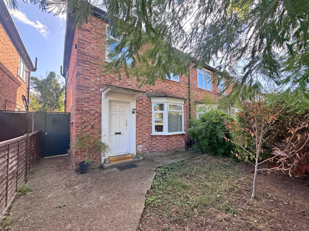 4 bed End of Terrace for rent in Hounslow. From Anderson Knight 4 bed End of Terrace for rent in Hounslow. From Anderson Knight