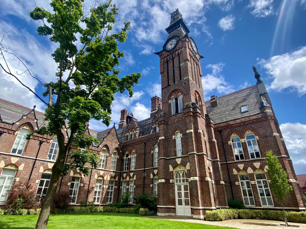 3 bed 1st Floor Flat for rent in Cheadle. From Andrew J Dawson - Cheadle