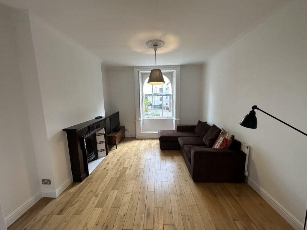 2 bed 1st Floor Flat for rent in Islington. From Andrew Lloyd Estates Ltd