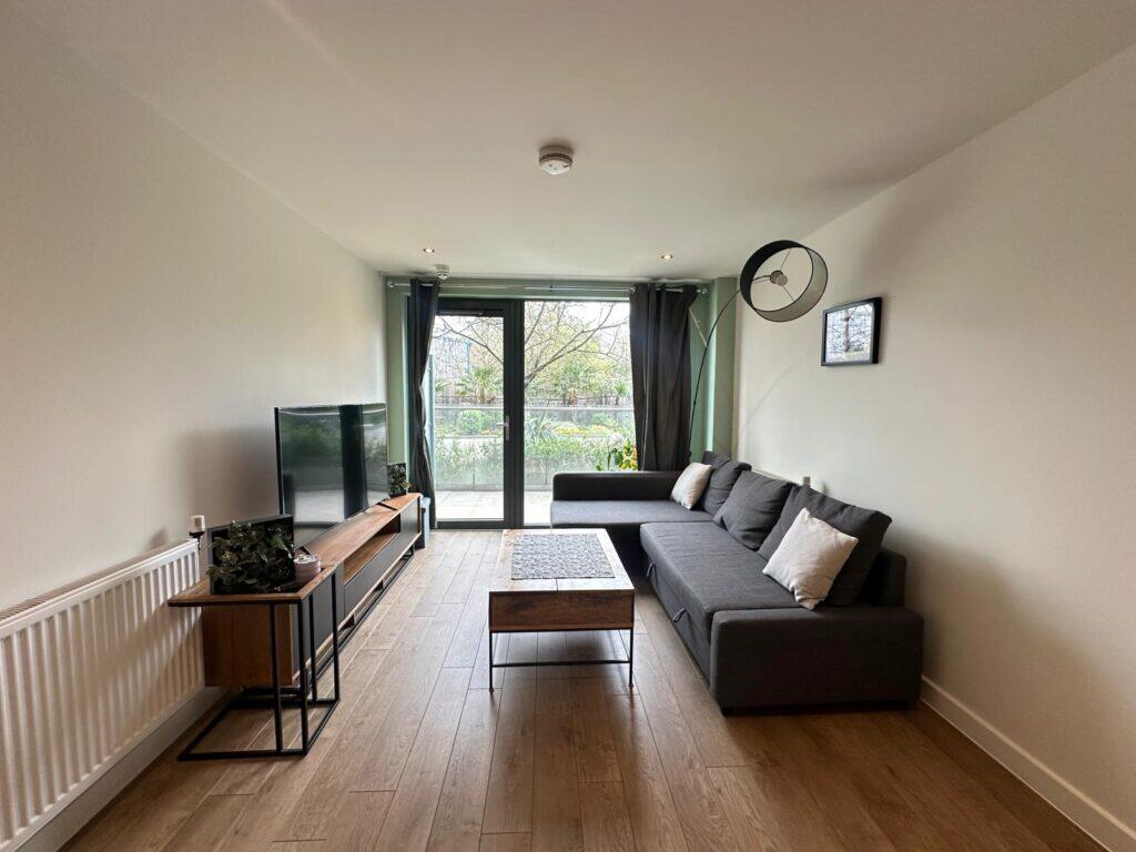 2 bed 1st Floor Flat for rent in Tottenham. From Andrew Lloyd Estates Ltd