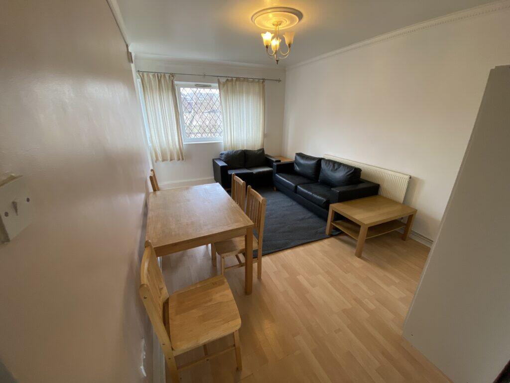 3 bed 1st Floor Flat for rent in Islington. From Andrew Lloyd Estates Ltd
