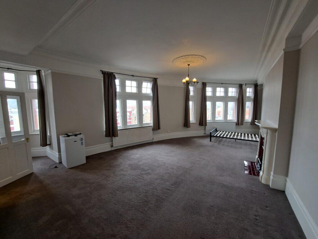 4 bed Studio for rent in Hornsey. From Andrew Lloyd Estates Ltd 4 bed Studio for rent in Hornsey. From Andrew Lloyd Estates Ltd