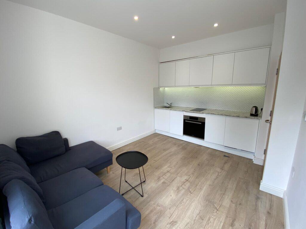 2 bed 1st Floor Flat for rent in Islington. From Andrew Lloyd Estates Ltd
