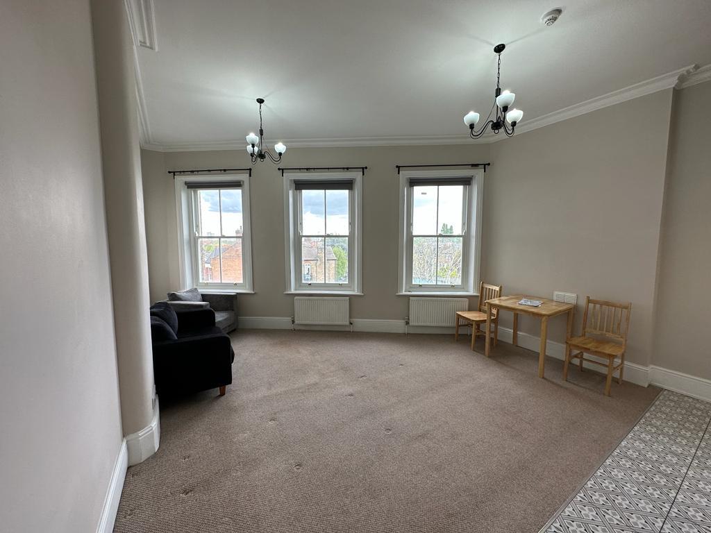 1 bed 1st Floor Flat for rent in London. From Andrew Lloyd Estates Ltd