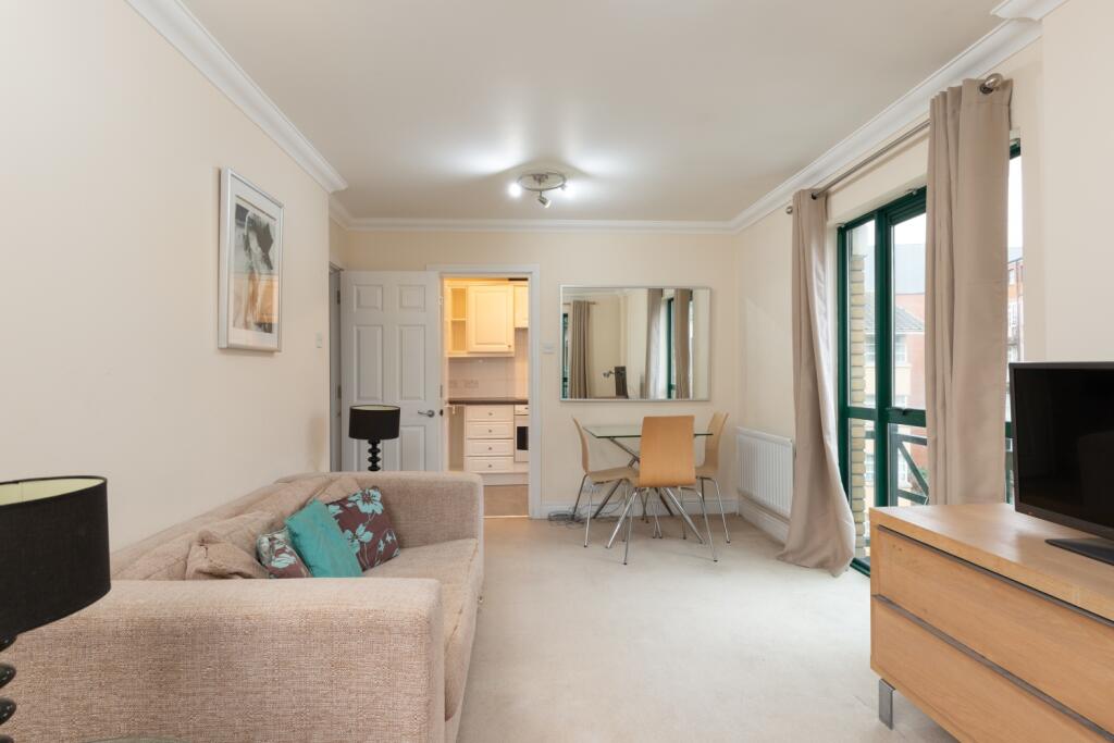 2 bed Apartment for rent in London. From Andrew Reeves - Westminster & Pimlico