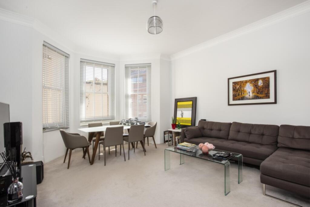 3 bed Apartment for rent in Westminster. From Andrew Reeves - Westminster & Pimlico