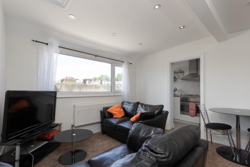 2 bed 1st Floor Flat for rent in Westminster. From Andrew Reeves - Westminster & Pimlico