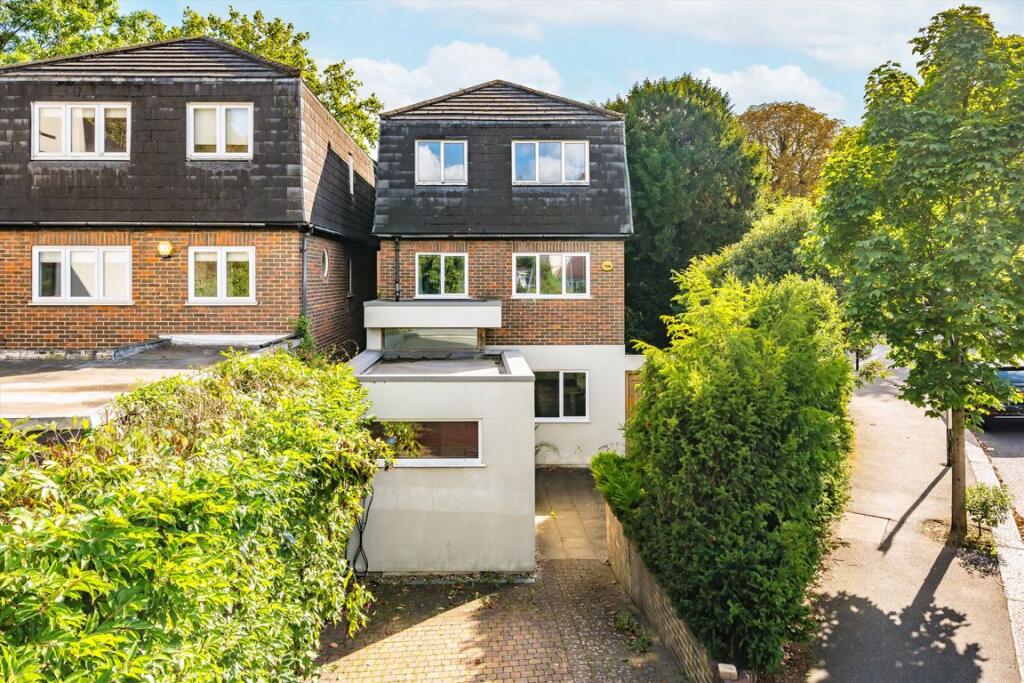 5 bed Detached for rent in Wimbledon. From andrew scott robertson 5 bed Detached for rent in Wimbledon. From andrew scott robertson