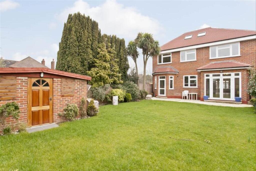 5 bed Detached for rent in New Malden. From andrew scott robertson