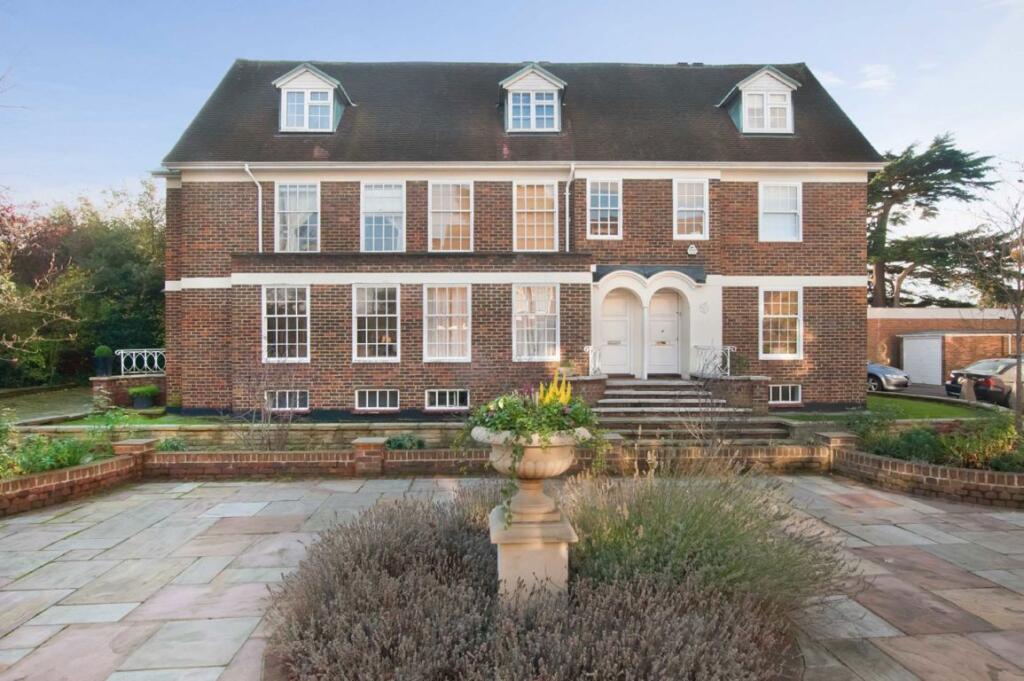 3 bed Mid Terraced House for rent in Wimbledon. From andrew scott robertson