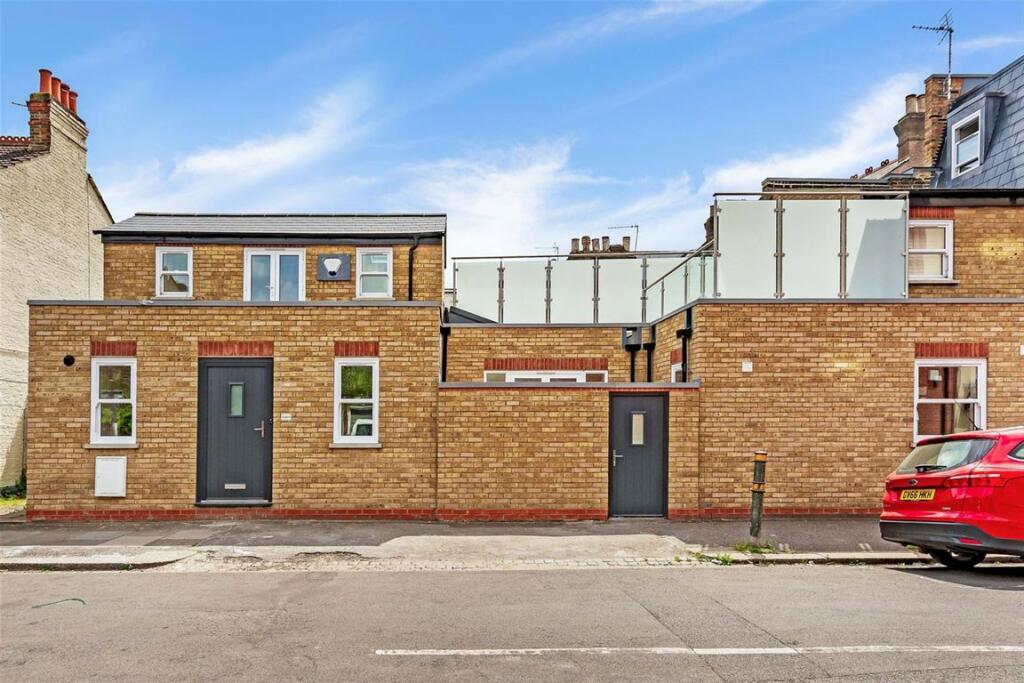 1 bed 1st Floor Flat for rent in Merton. From andrew scott robertson