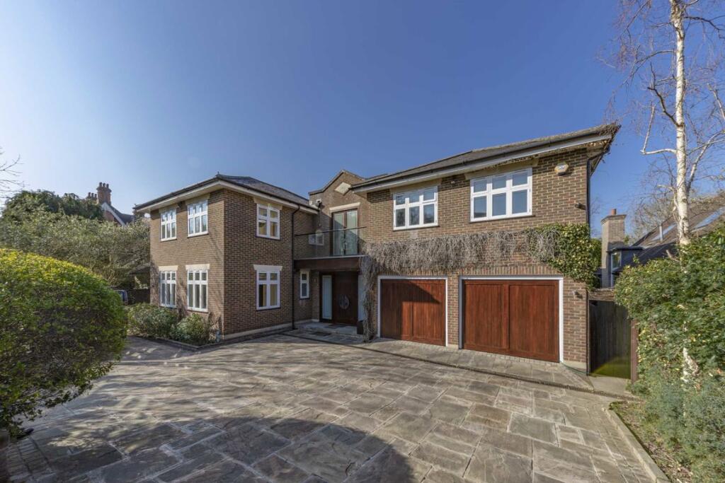 6 bed Detached for rent in Wimbledon. From andrew scott robertson