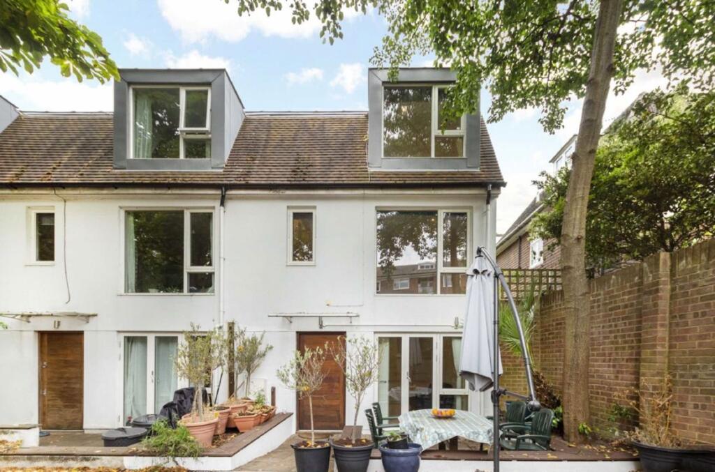 2 bed Detached for rent in Wimbledon. From andrew scott robertson
