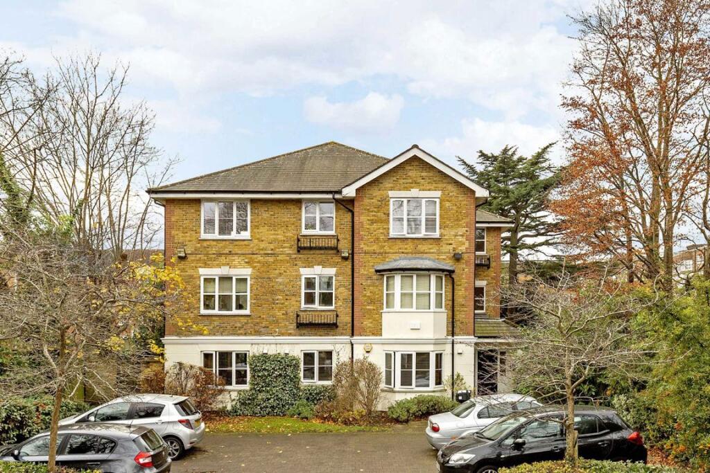 2 bed 1st Floor Flat for rent in Wimbledon. From andrew scott robertson