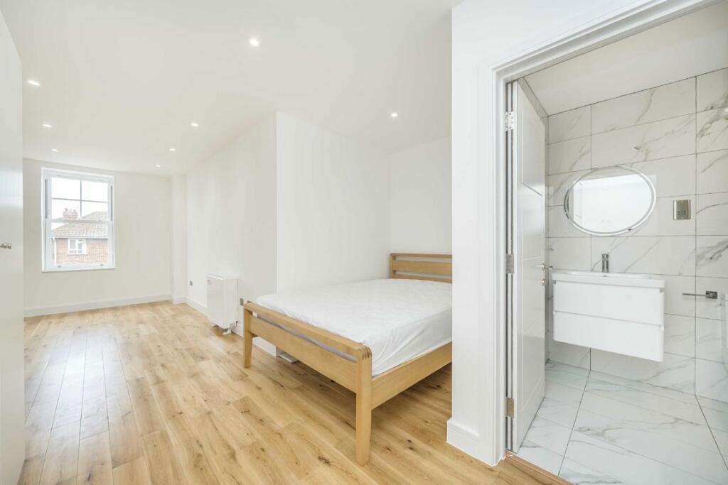 0 bed Studio for rent in Wimbledon. From andrew scott robertson