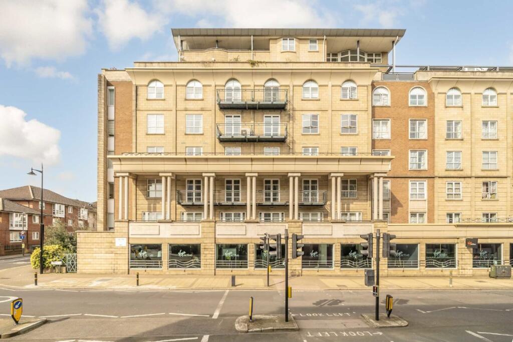 2 bed 1st Floor Flat for rent in Wimbledon. From andrew scott robertson