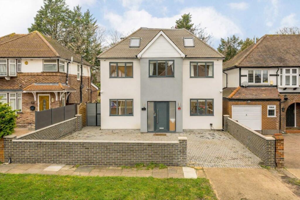 5 bed Detached for rent in Putney. From andrew scott robertson