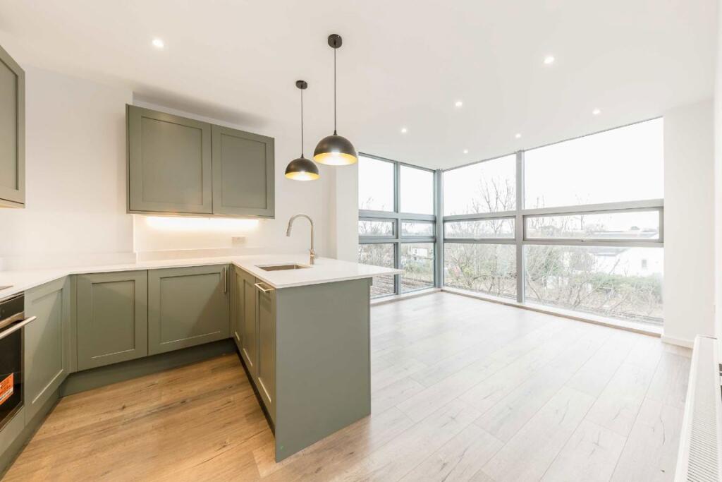 1 bed 1st Floor Flat for rent in . From andrew scott robertson