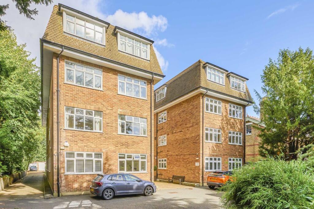 2 bed 1st Floor Flat for rent in Wimbledon. From andrew scott robertson
