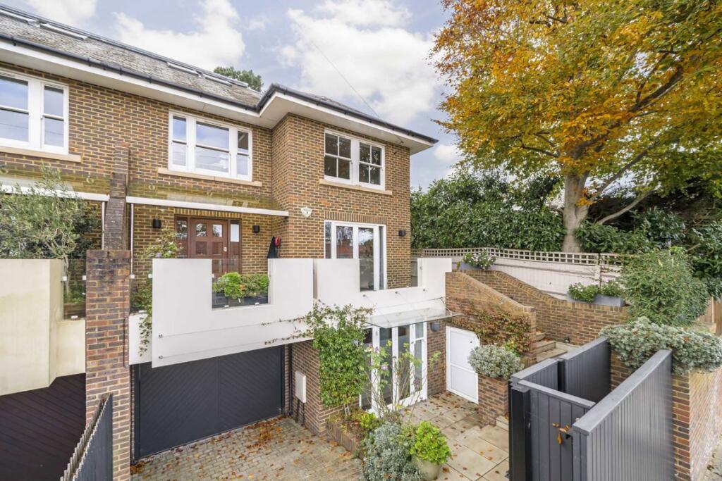 6 bed Detached for rent in Wimbledon. From andrew scott robertson 6 bed Detached for rent in Wimbledon. From andrew scott robertson