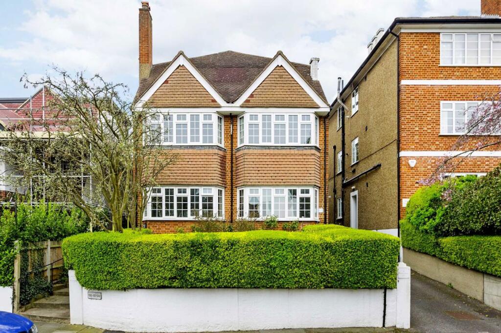 3 bed 1st Floor Flat for rent in Wimbledon. From andrew scott robertson