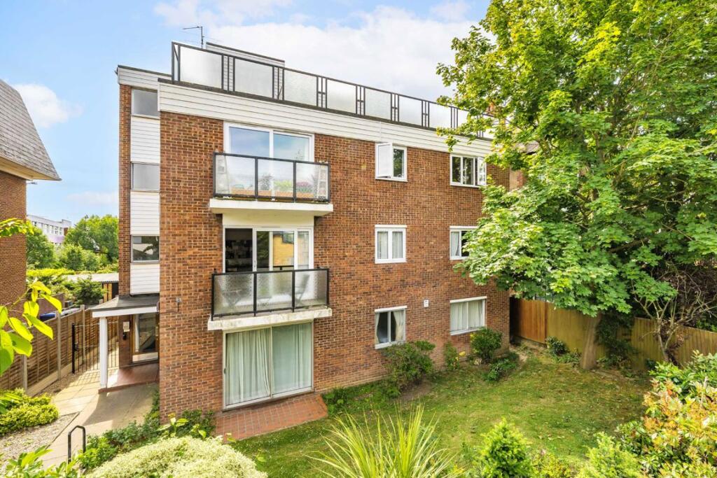 2 bed 1st Floor Flat for rent in Wimbledon. From andrew scott robertson