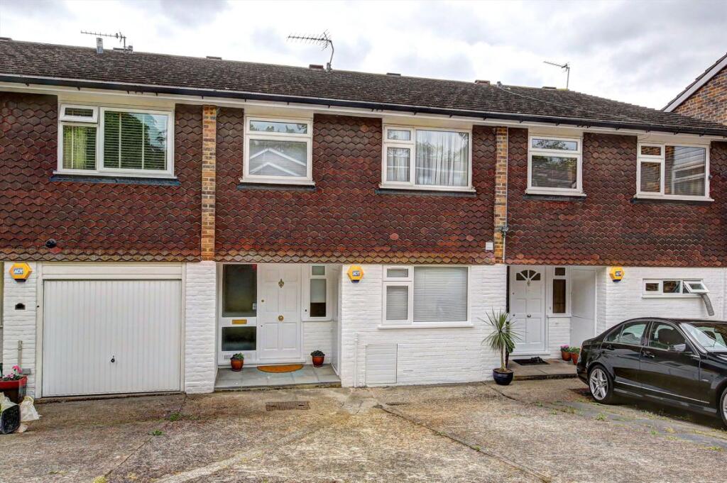 4 bed Mid Terraced House for rent in Wimbledon. From andrew scott robertson 4 bed Mid Terraced House for rent in Wimbledon. From andrew scott robertson