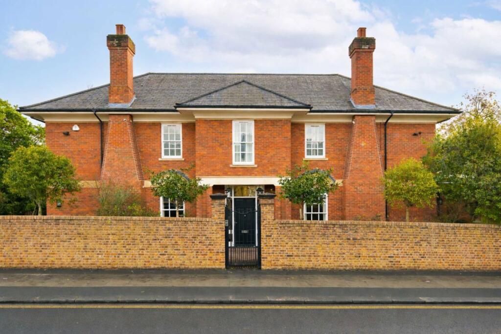 5 bed Detached for rent in Wimbledon. From andrew scott robertson