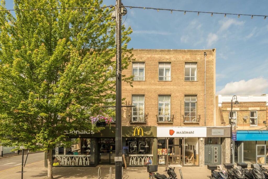 1 bed 1st Floor Flat for rent in New Malden. From andrew scott robertson