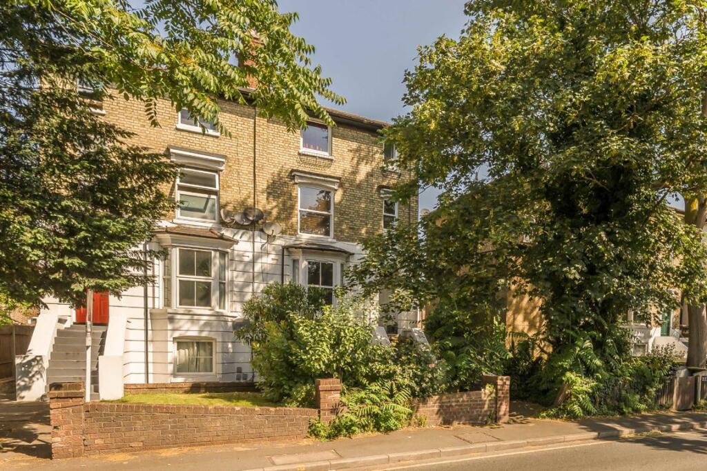 1 bed 1st Floor Flat for rent in Wimbledon. From andrew scott robertson