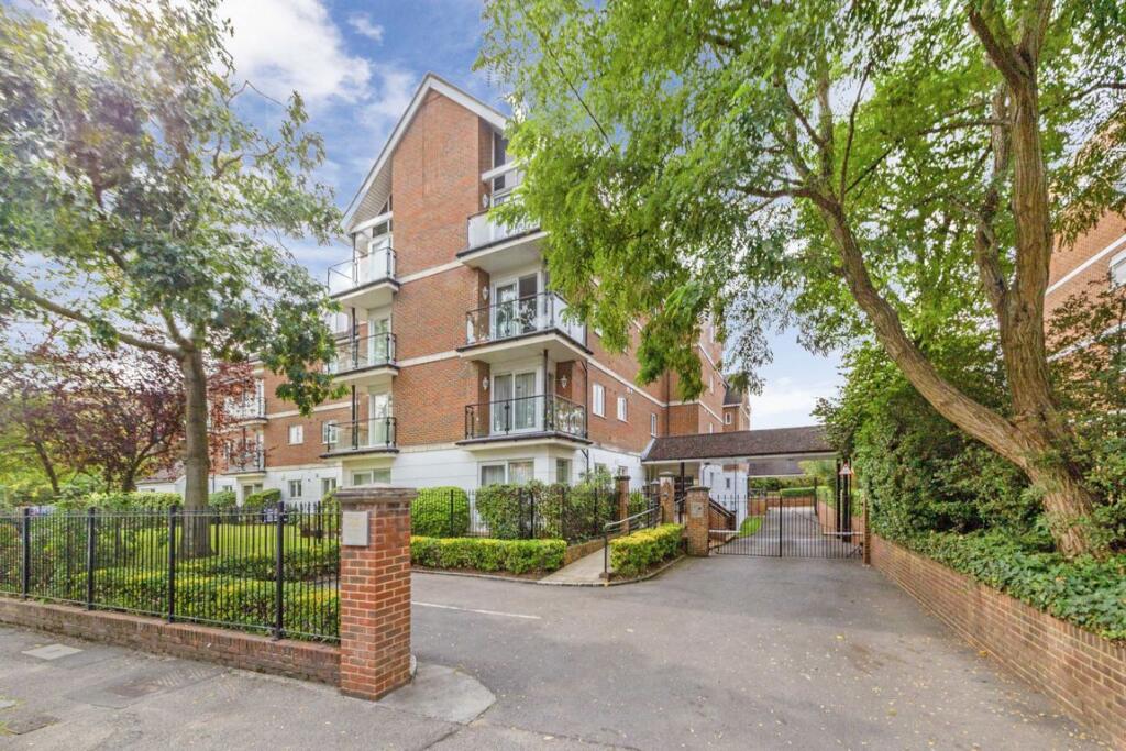 2 bed 1st Floor Flat for rent in Wimbledon. From andrew scott robertson