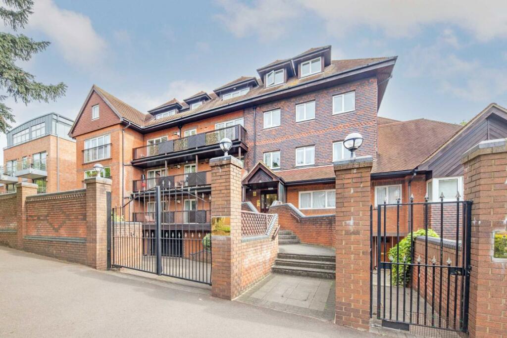 2 bed 1st Floor Flat for rent in Wimbledon. From andrew scott robertson