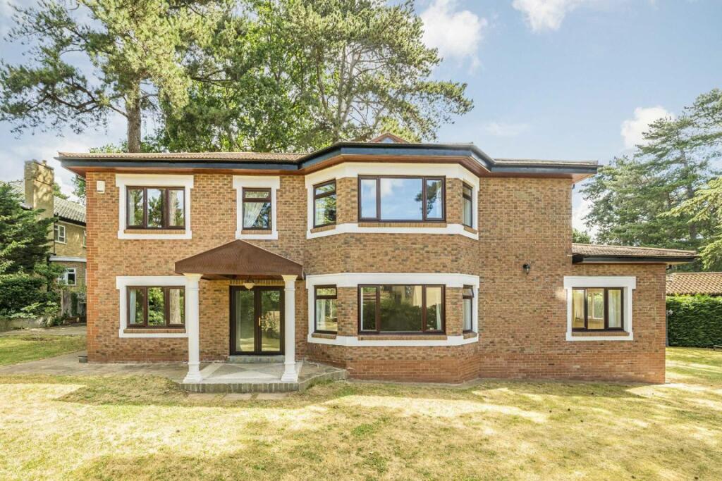 5 bed Detached for rent in New Malden. From andrew scott robertson