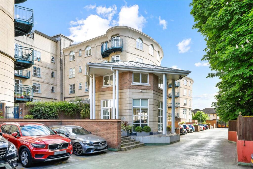 1 bed 1st Floor Flat for rent in Wimbledon. From andrew scott robertson