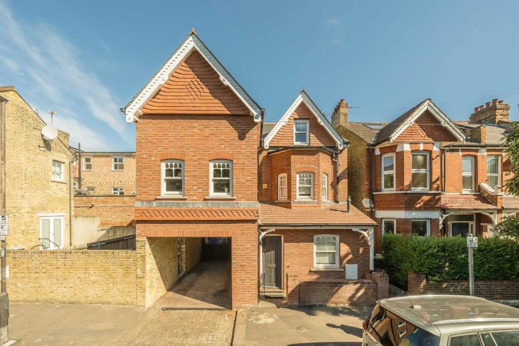 2 bed Detached for rent in Wimbledon. From andrew scott robertson 2 bed Detached for rent in Wimbledon. From andrew scott robertson