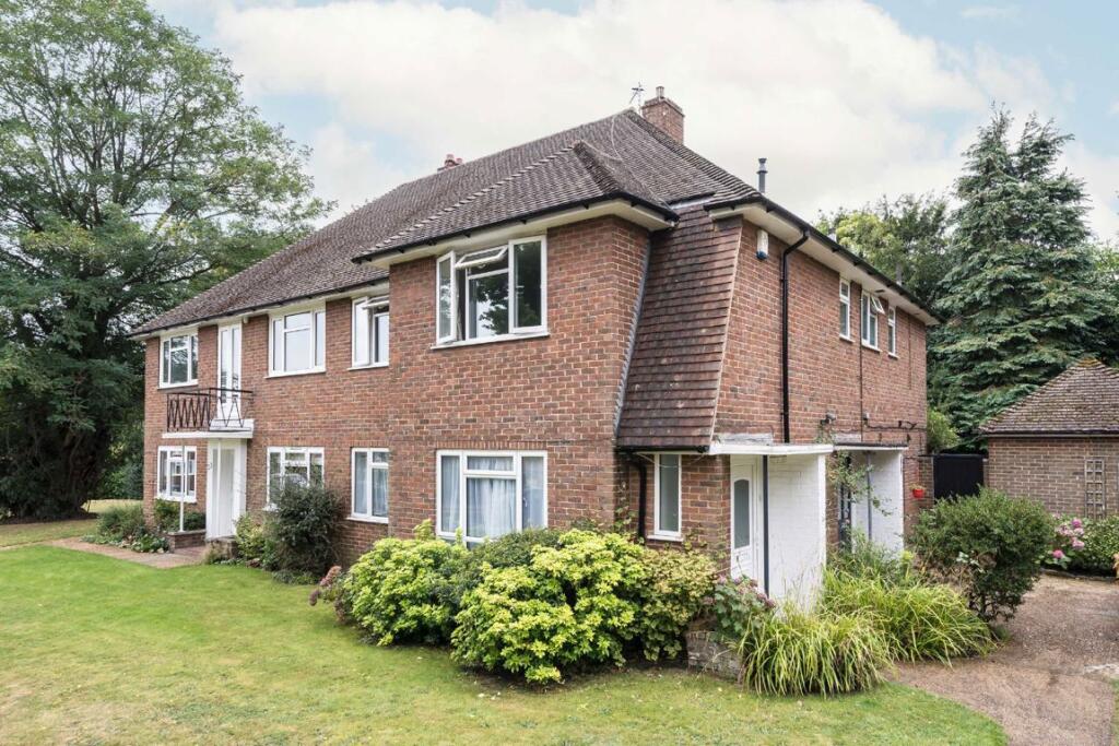2 bed 1st Floor Flat for rent in Wimbledon. From andrew scott robertson