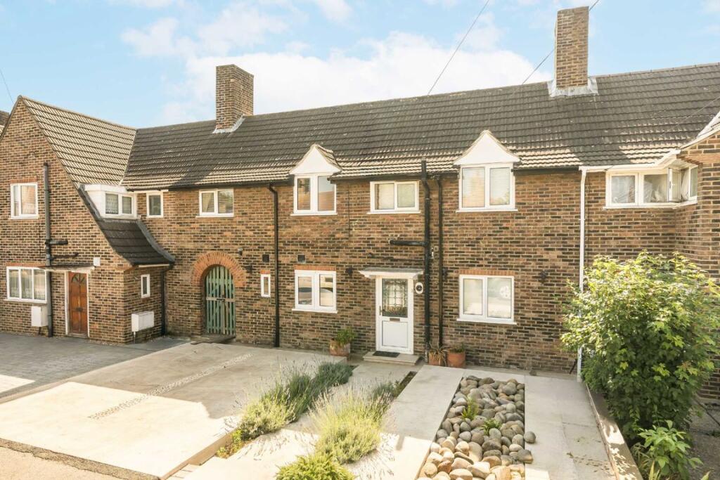 4 bed Detached for rent in Wimbledon. From andrew scott robertson 4 bed Detached for rent in Wimbledon. From andrew scott robertson