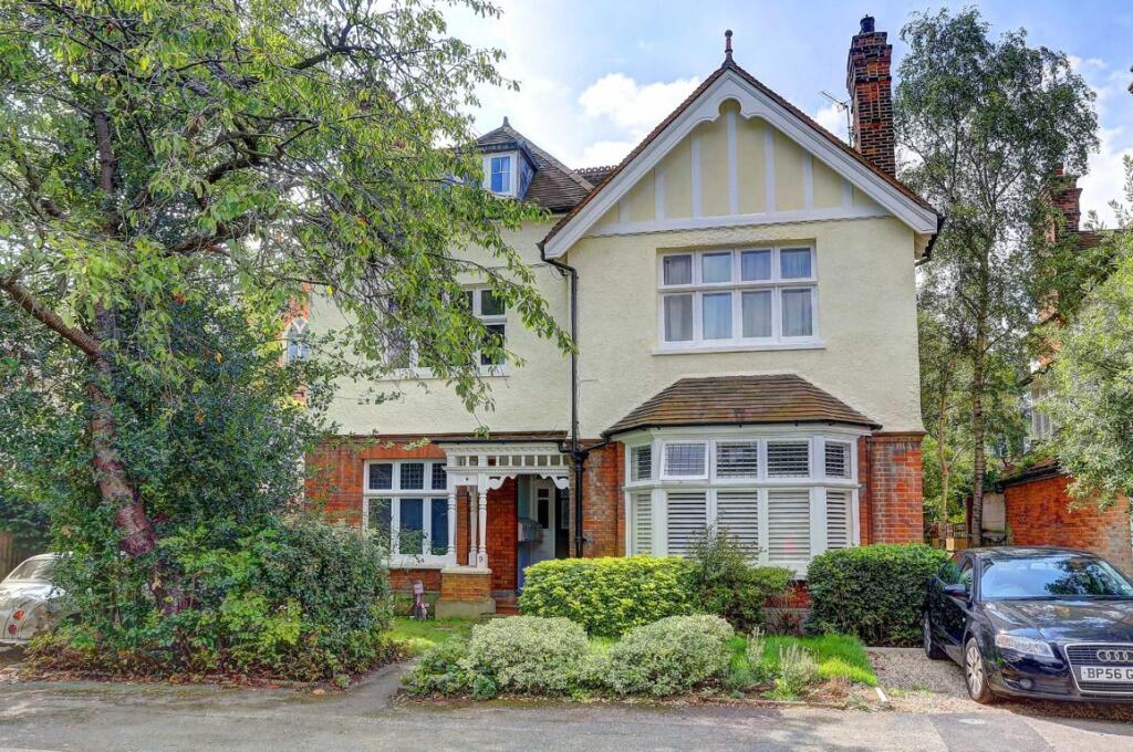 2 bed 1st Floor Flat for rent in Wimbledon. From andrew scott robertson