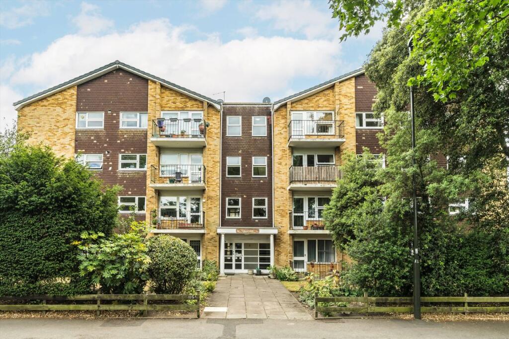 3 bed 1st Floor Flat for rent in Wimbledon. From andrew scott robertson