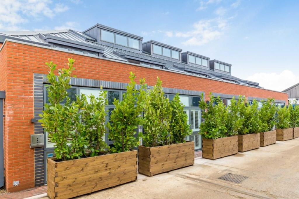 2 bed Detached for rent in Wimbledon. From andrew scott robertson 2 bed Detached for rent in Wimbledon. From andrew scott robertson