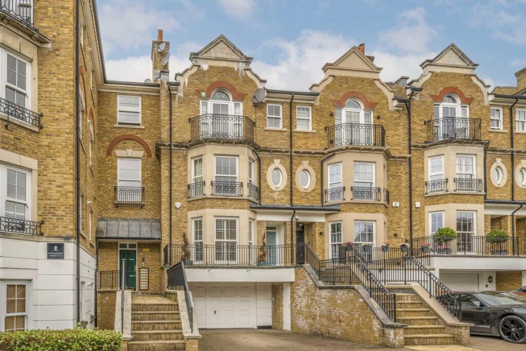 4 bed Semi Detached for rent in Wimbledon. From andrew scott robertson 4 bed Semi Detached for rent in Wimbledon. From andrew scott robertson