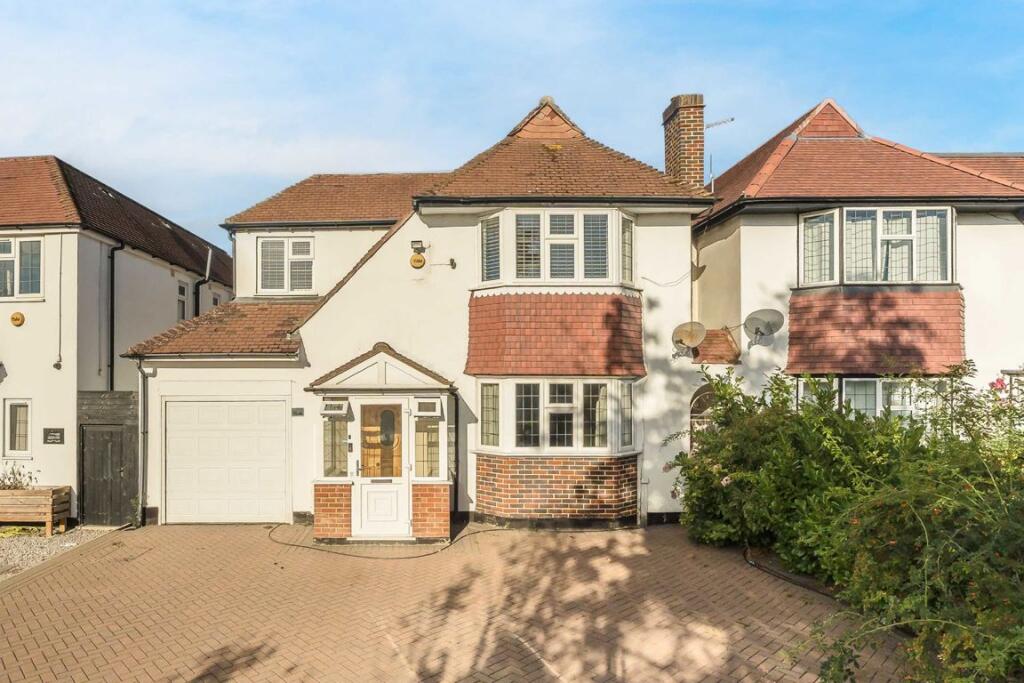 4 bed Detached for rent in New Malden. From andrew scott robertson