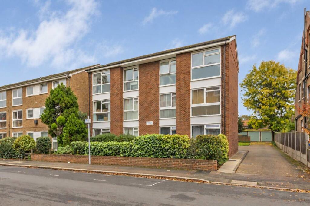 1 bed 1st Floor Flat for rent in Wimbledon. From andrew scott robertson