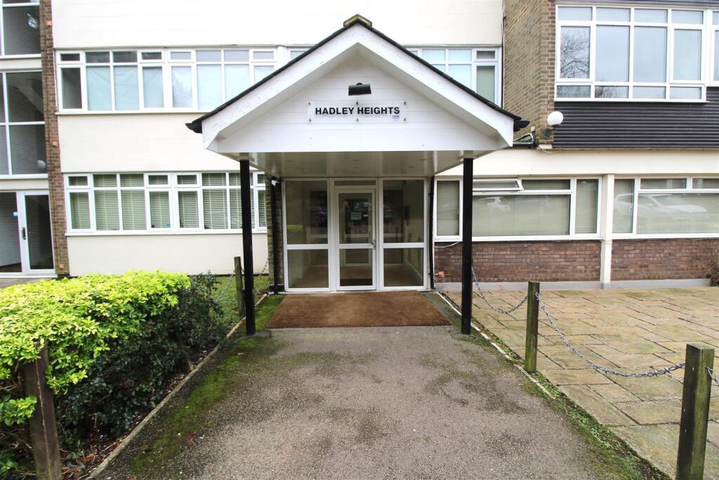 1 bed Detached for rent in Barnet. From Andrew Ward - of Brookmans Park and Potters Bar
