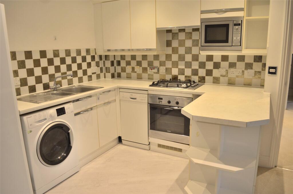 2 bed Apartment for rent in Purley. From Andrews Letting and Management - Wallington