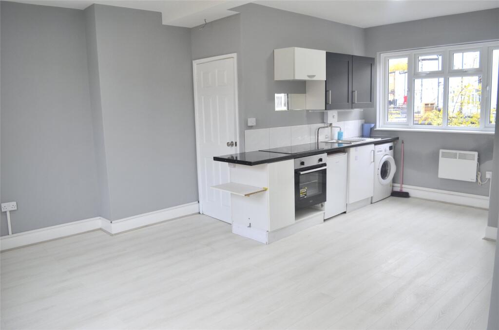 1 bed Apartment for rent in Merton. From Andrews Letting and Management - Wallington